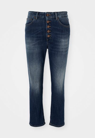 Donkerblauwe denim jeans met een hoge taille, voorzien van vijf knopen aan de voorkant, riemlussen en een rechte pijp, met een vervaagde textuur.