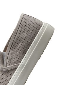 Derimod Slipper - grey