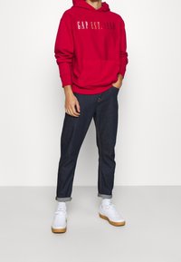 GAP Jersey con capucha - red