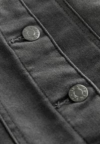 Next FULLER BUST-REGULAR FIT - Jeansjacka - washed black