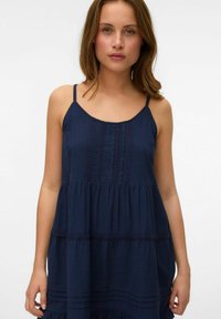 Vero Moda VMPRETTY KURZES  - Vestido informal - navy blazer