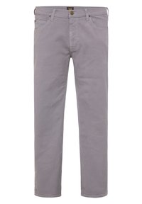 Pantalon gris clair à coupe droite avec poches avant, passants pour ceinture et fermeture par bouton, marqué d'une petite étiquette Lee à la taille.