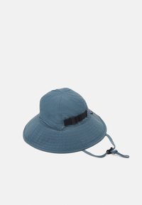 Selecionado, plume grey