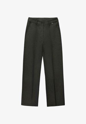 Zwarte wijdlopende broek van gladde stof, met een sluiting aan de voorkant met knoop, zijzakken en een strakke, op maat gemaakte silhouet.