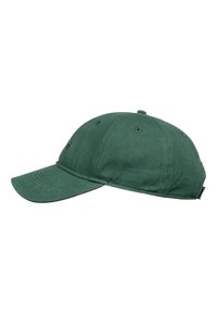 Gorra de béisbol verde de algodón con visera curvada, seis agujeros de ventilación en la parte superior y un acento de logo negro en la parte frontal.