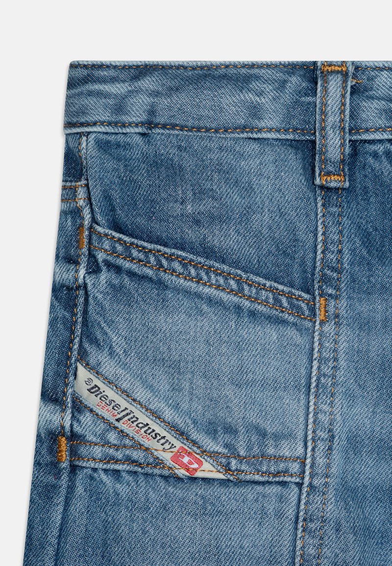 Diesel D-AKII-J Relaxed fit jeans blue denim