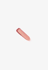 Échantillon de couleur à lèvres mate en rose doux, avec une texture crémeuse, dégradé d'ombres plus foncées à des teintes plus claires, montrant une finition lisse et uniforme.