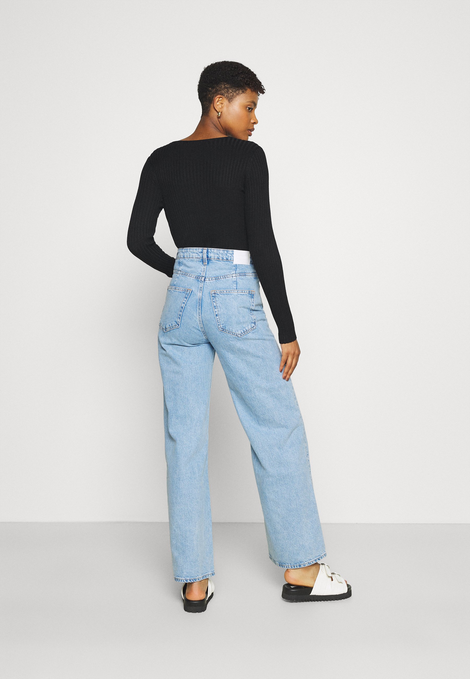 Weekday ACE HIGH WIDE - Flared Jeans 
