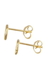 Goldfarbene Metall-Stiftohrringe mit einem kreisförmigen Design und geschwungenen Akzenten. Sie verfügen über eine glatte, polierte Oberfläche und eine schlichte Form.