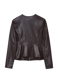 Veste en cuir marron avec un design court, des manches longues, un col rond et une texture lisse. Présente des détails de couture subtils et une fermeture éclair.