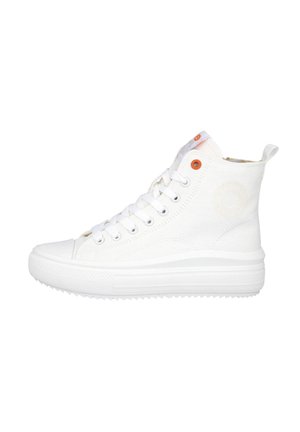 Zapatillas altas de lona blancas con suela texturizada, que presentan acentos naranjas, detalle de logo redondo y cordones planos.