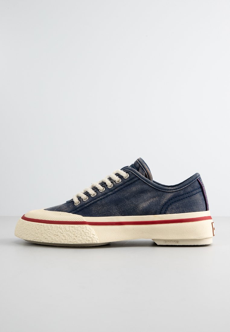 Sneakers low