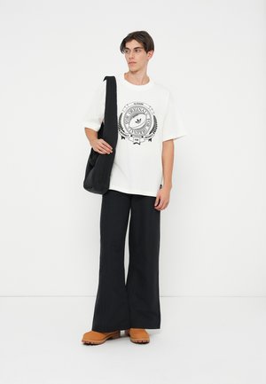 GRAPHIC TEE - Tričko s potlačou - core white