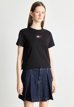 - T-shirt z nadrukiem