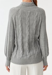 TATUUM Sweter