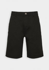 Černé šortky do délky kolen s knoflíkovým zapínáním, poutky na opasek a bočními kapsami, vystavené na jednoduchém pozadí.