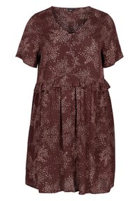 Bordeaux jurk met korte mouwen, V-hals, knopen aan de voorkant en gelaagde ruffle zoom. Heeft een wit bloemenpatroon op zachte stof.