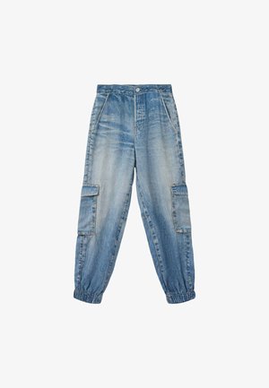 Blauwe denim cargobroek met elastische tailleband, twee zijzakken en twee cargozakken; met een vervaagde wassing, een relaxte pasvorm en taps toelopende pijpen.