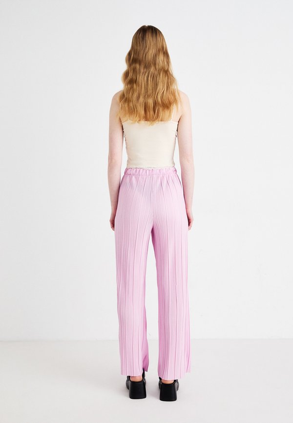 PAMMI WIDE PLISSE  - Trousers - roseate spoonbill2