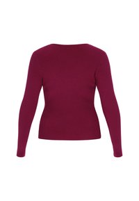 Langärmliger, gerippter Strickpullover in tiefem Burgunderrot, von hinten gezeigt, mit einer leicht taillierten Silhouette und rundem Ausschnitt.