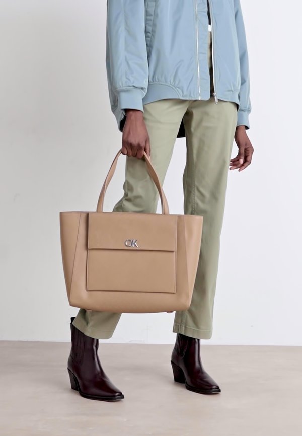 MEDIUM POCKET MONO - Tote bag - amphora2