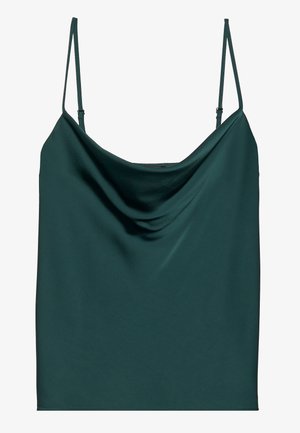 Camiseta de satén de color verde oscuro con escote en cowl, finas tirantes ajustables y una textura suave. Diseño simple sin adornos.