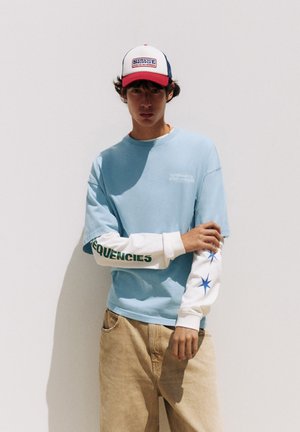 PULL&BEAR, BOXY STWD - T-SHIRT - T-shirt imprimé - light blue