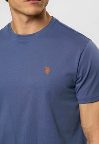 U.S. Polo Assn. ARJUN 3 PACK - T-shirts basic - indigo punpkinspice tapshoe