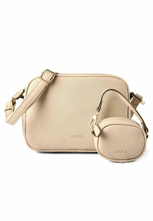 Beżowa torba na ramię z teksturowanej skóry z regulowanym paskiem oraz dopasowaną małą saszetką, obie z wytłoczonym logo "Gabor".
