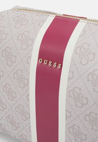 Guess - Kosmetyczka