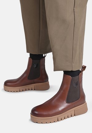 Crickit, CRICKIT CHELSEA BOOT NAELLE - Enkelkaarsjes - braun