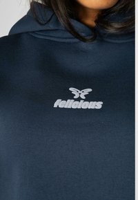 Thumbnail Image 4