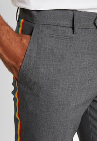 Lindbergh Tygbyxor - light grey