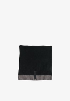 Collo nero a maglia con texture a costine, caratterizzato da una striscia orizzontale grigia a contrasto nella parte inferiore e da un piccolo tag in pelle con marchio.