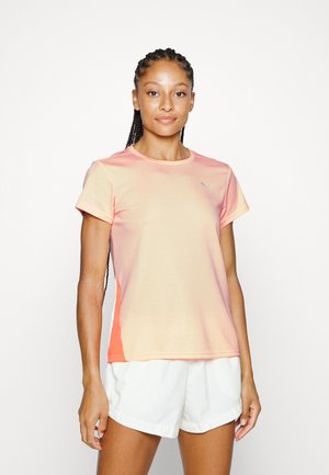 RUN FAVORITE TEE - T-shirt de sport - fizzy melon/firelight