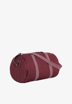 Borsa da viaggio cilindrica trapuntata color marrone con cinghie in tessuto rosa chiaro e chiusura laterale con zip.