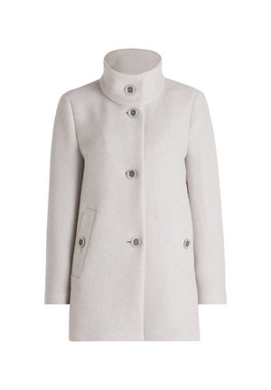 Manteau en laine gris clair avec un col haut, cinq boutons gris sur le devant et deux poches à rabat boutonnées sur les côtés.