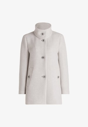 Manteau en laine gris clair avec un col haut, cinq boutons gris sur le devant et deux poches à rabat boutonnées sur les côtés.