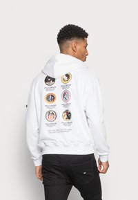 Alpha Industries MISSION HOODY - Sportinis megztinis - white