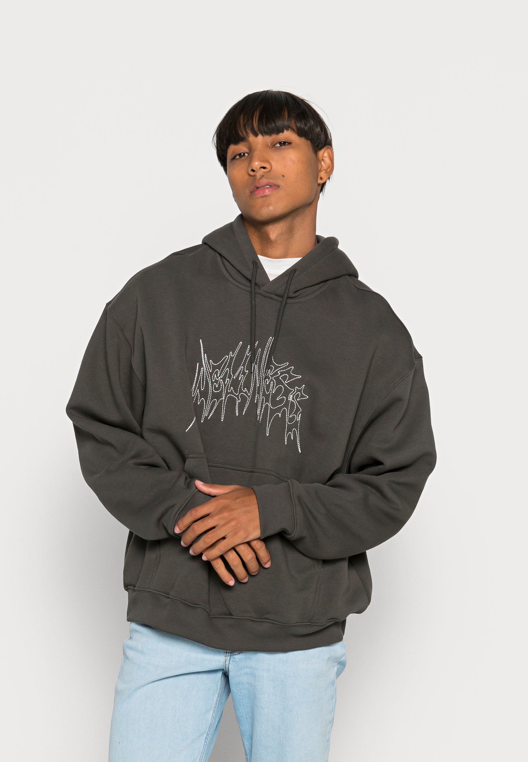 Weekday OVERSIZED EMBROIDERED HOODIE UNISEX - Hoodie - off black with  wellness embroidery off white/black - Zalando.co.uk