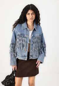 YAS YASAIKO FRINGE JACKET - Džinsinis švarkelis - medium blue denim