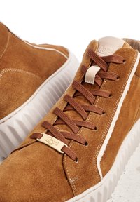 Lloyd Sneakers hoog - braun