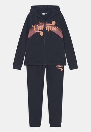 NKFNINA CAMP SET - Dres - dark sapphire