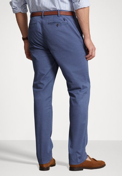 Polo Ralph Lauren Big & Tall STRETCH CLASSIC FIT CAMO CHINO - Hlače chino - light navy