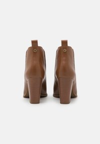 MICHAEL Michael Kors Stivaletti con tacco - brown
