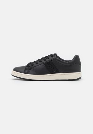Trainers - black