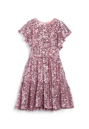Vestido rosa con lentejuelas, mangas cortas de vuelo, corpiño ajustado y falda con volantes en capas. Presenta lentejuelas redondas y brillantes en toda la superficie para añadir textura.