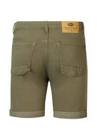 Olivengrønne denimshorts med optrukne kanter, med to baglommer og et lædermærke på taljen. Glat tekstur.