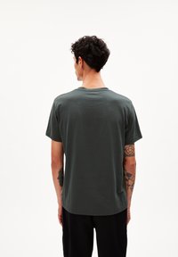 ARMEDANGELS JAAMEL STRUCTURE - T-shirt basic - space steel