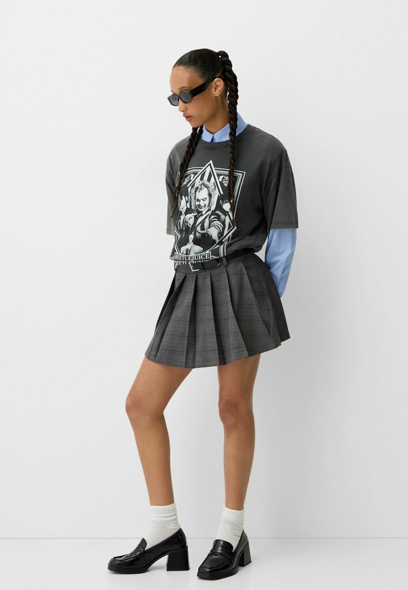 Bershka T-shirt print donkergrijs gemêleerd